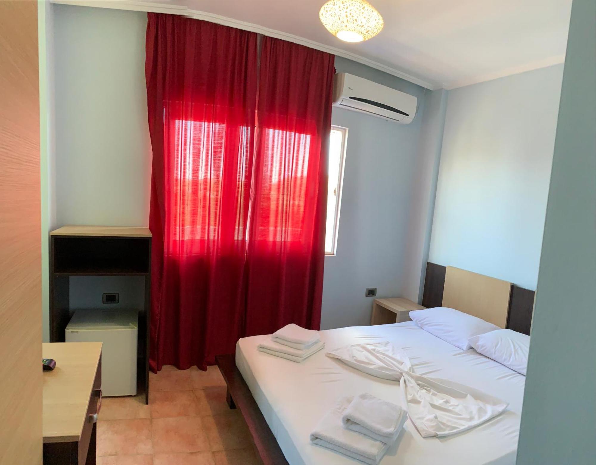 Hotel Dodona ซารานเดอ ภายนอก รูปภาพ