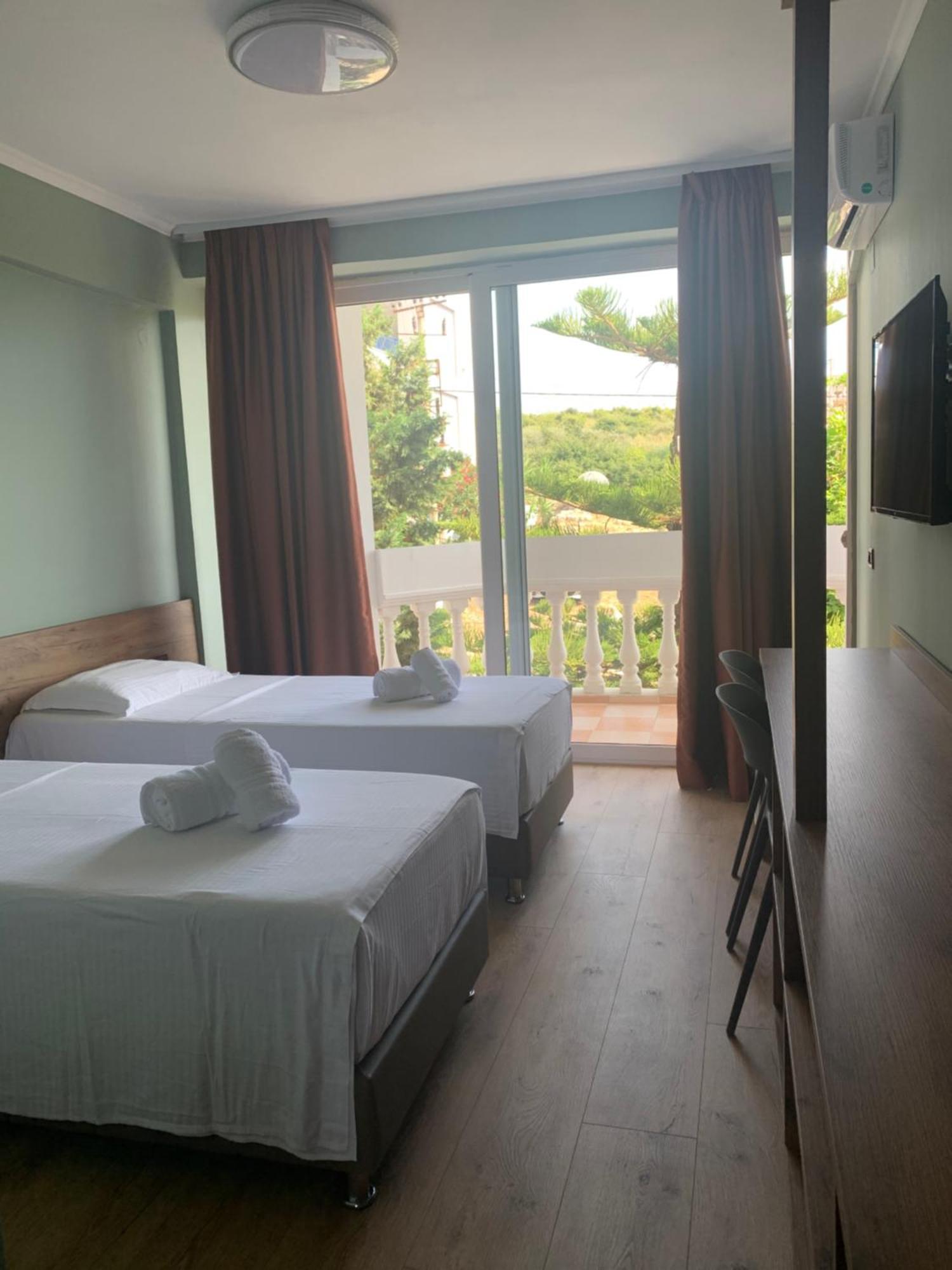 Hotel Dodona ซารานเดอ ภายนอก รูปภาพ