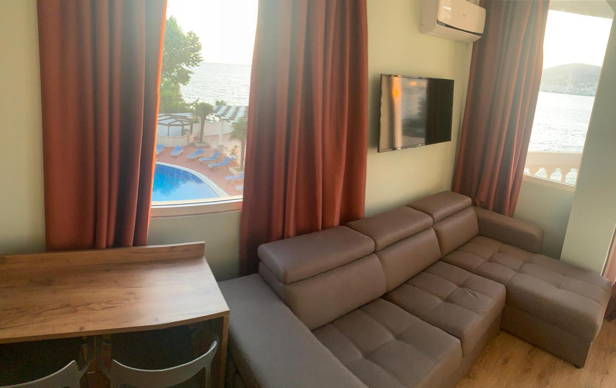 Hotel Dodona ซารานเดอ ภายนอก รูปภาพ